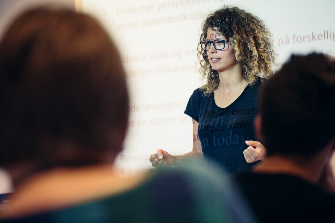Mille Obel faciliterer en workshop