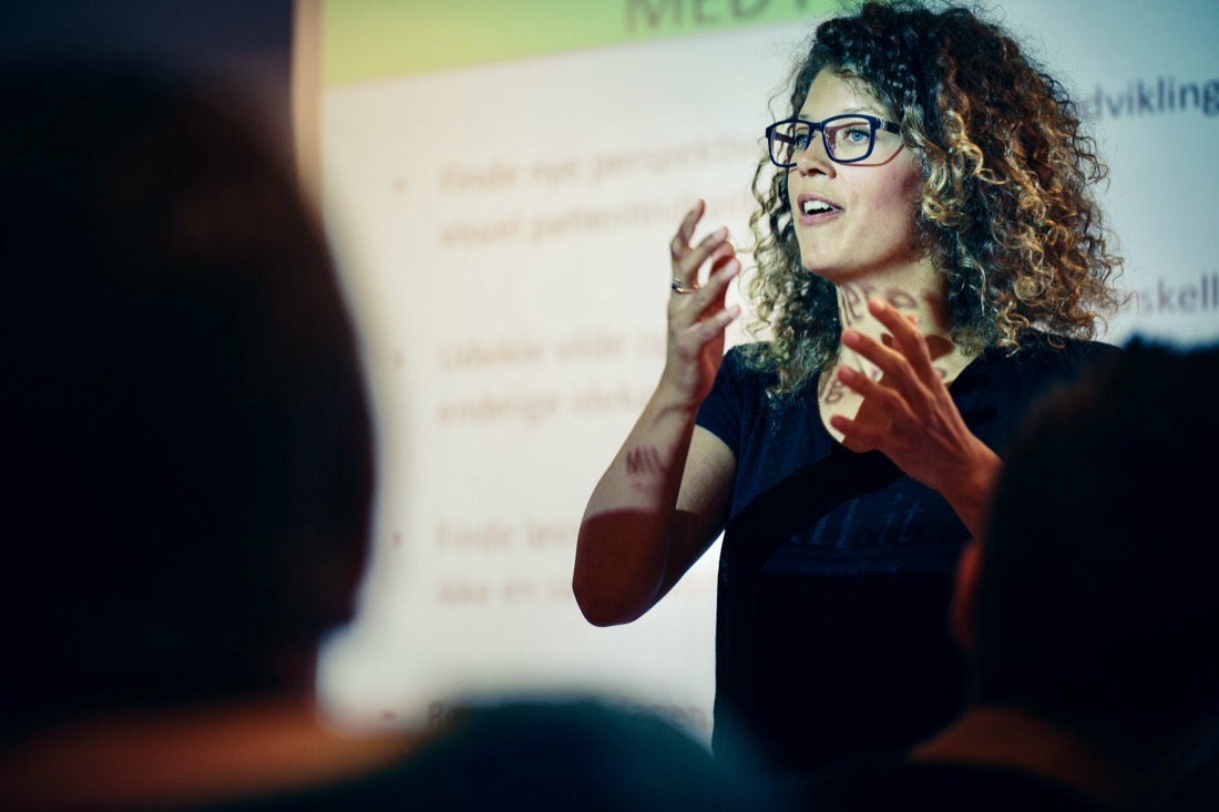 Mille Obel faciliterer en workshop — Psykiatrien i Region Midt